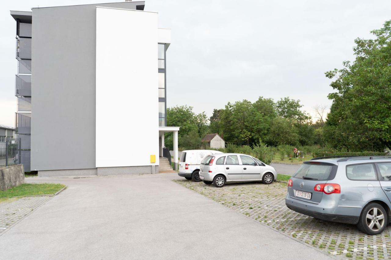 Jacuzzi Studio Apartman Mare'S Záhřeb Exteriér fotografie